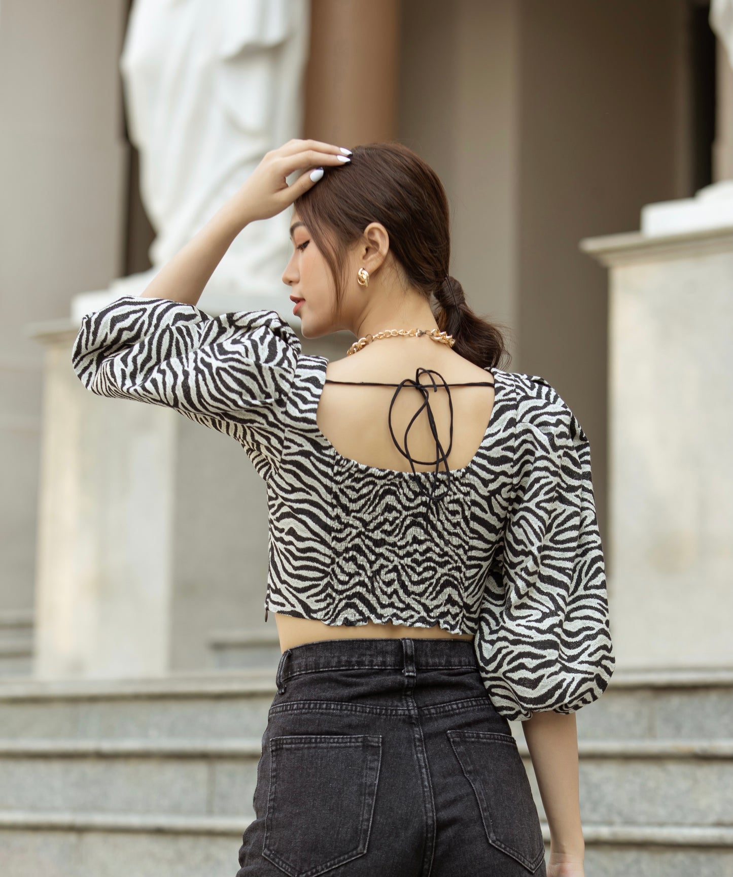 ZEBRA JACQUARD CROPPED TOP
