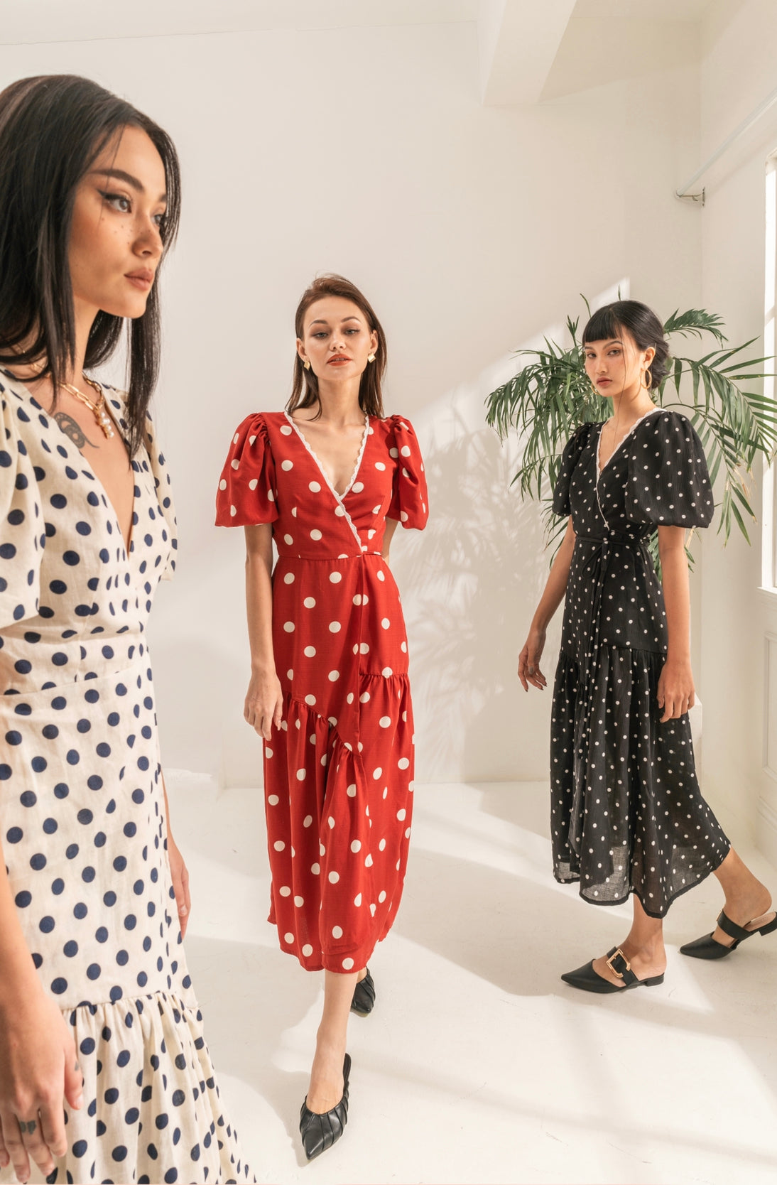 BLACK WRAP DRESS A POIS