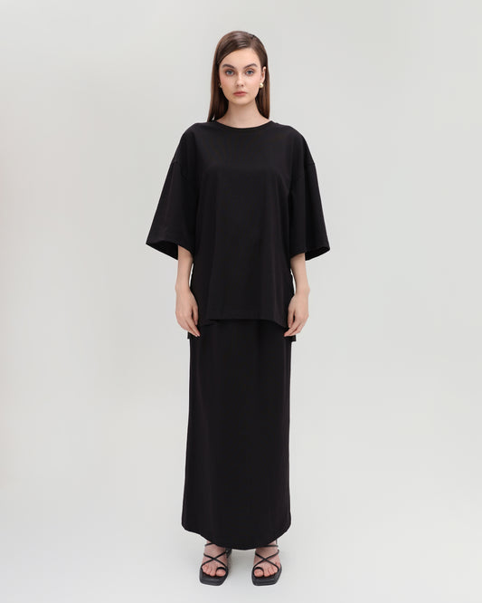 Boxy Oversized T-Shirt in Black