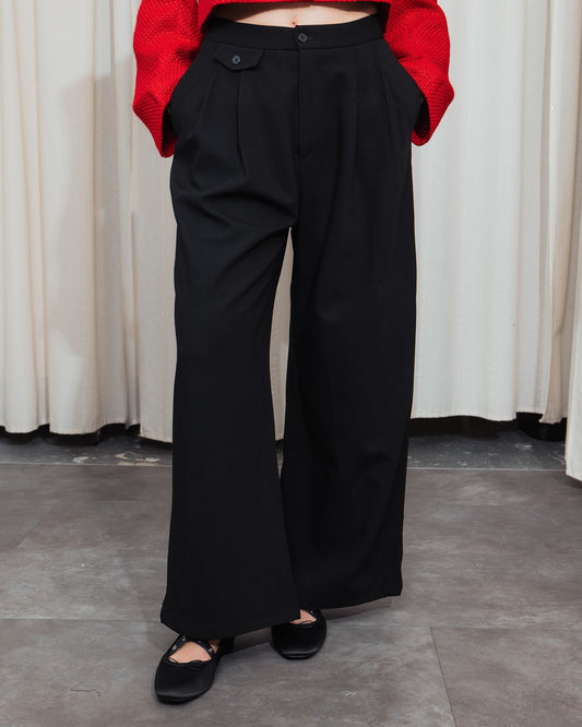 Black pleated pants