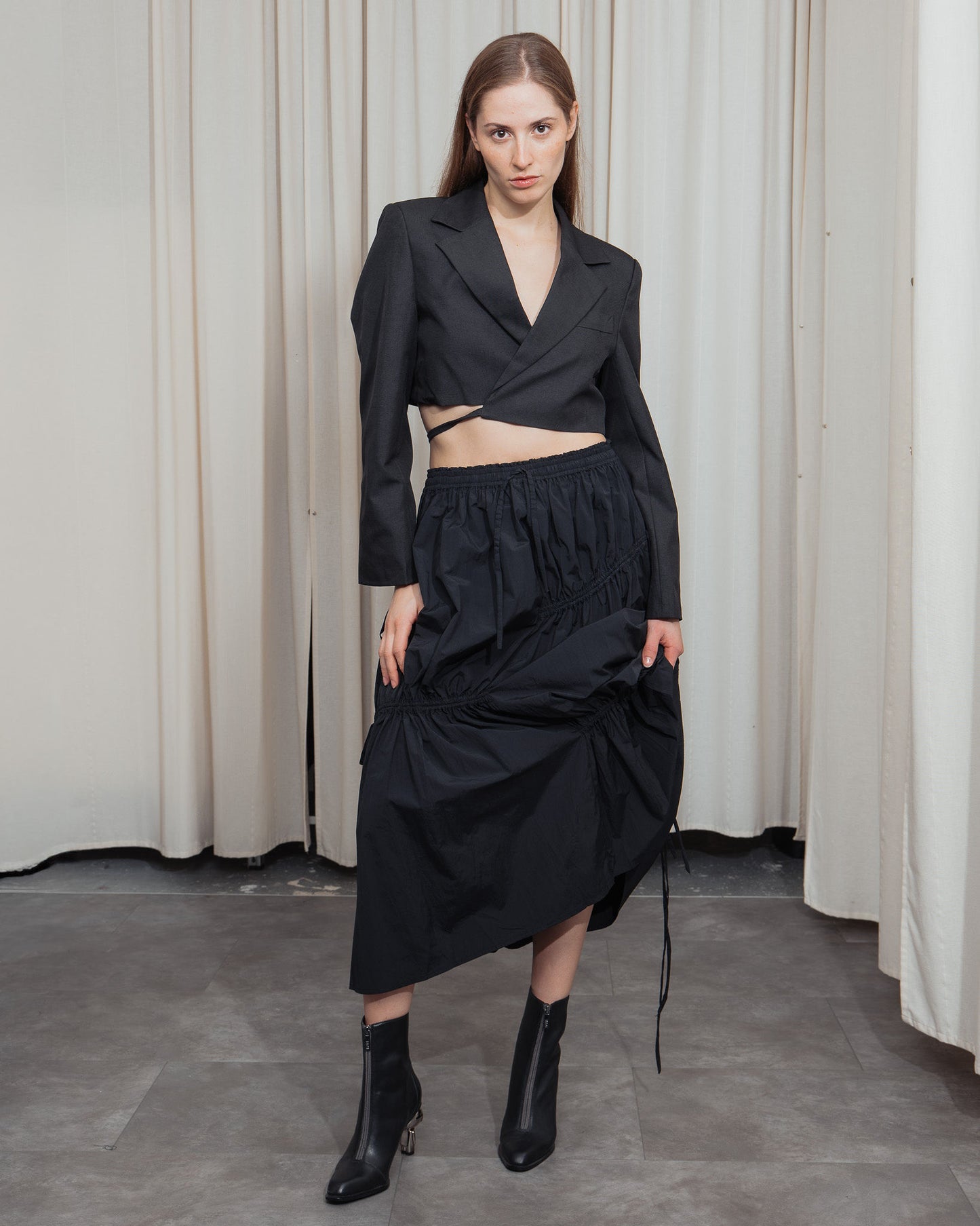 Cropped boxy Blazer in charcoal grey