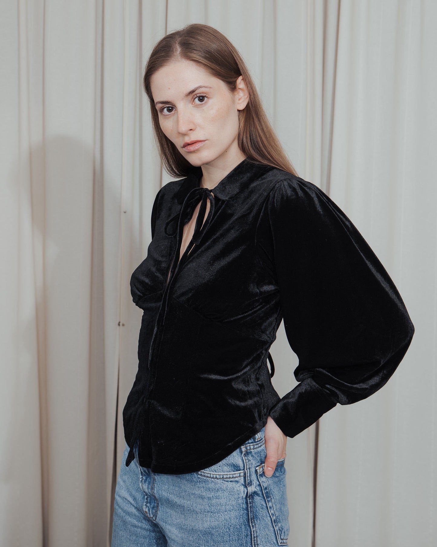 Peter Collar Velvet Black Top