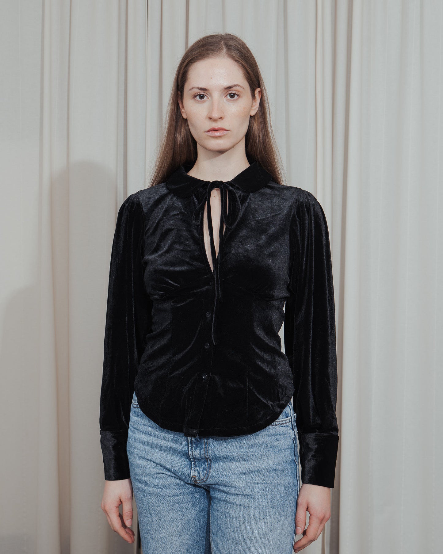 Peter Collar Velvet Black Top