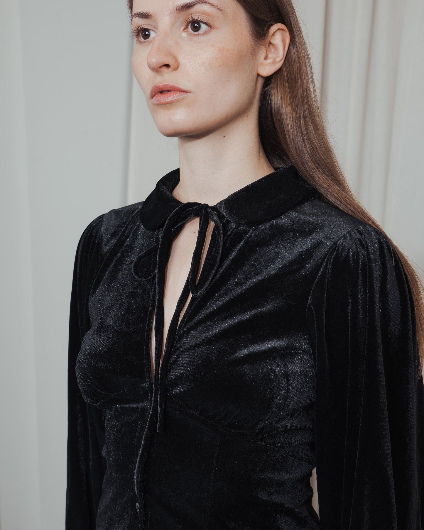 Peter Collar Velvet Black Top
