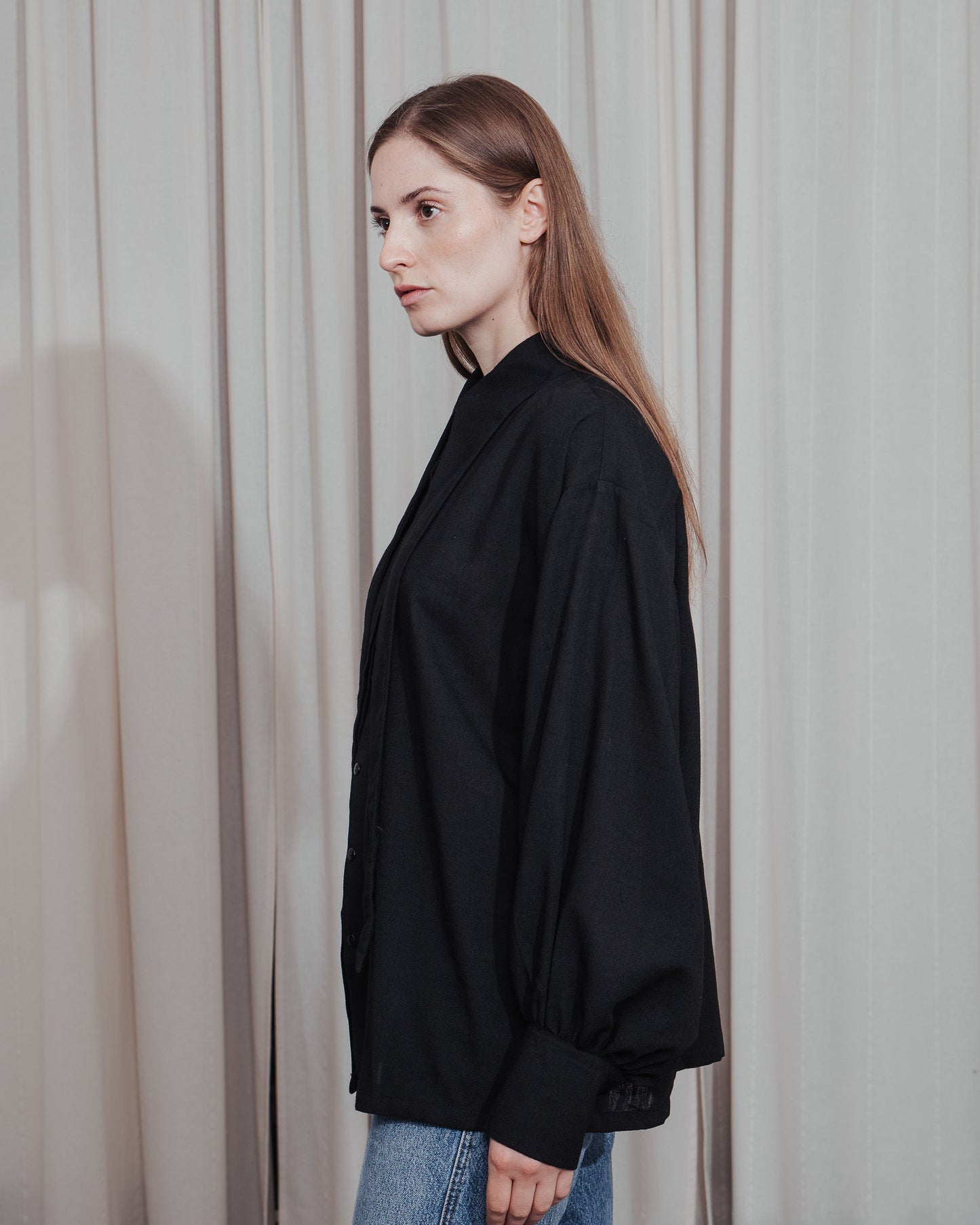 Long Collar Shirt in black