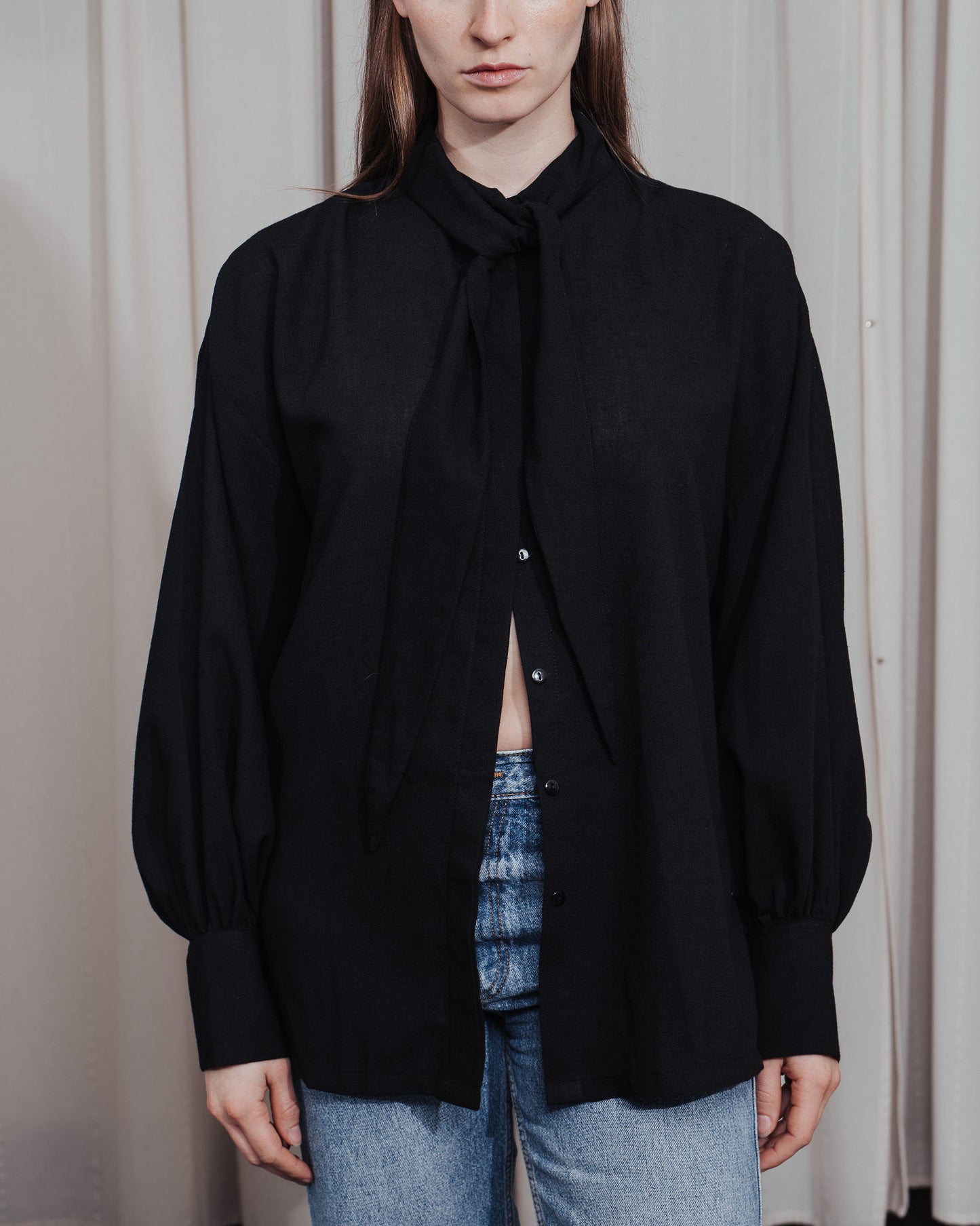 Long Collar Shirt in black
