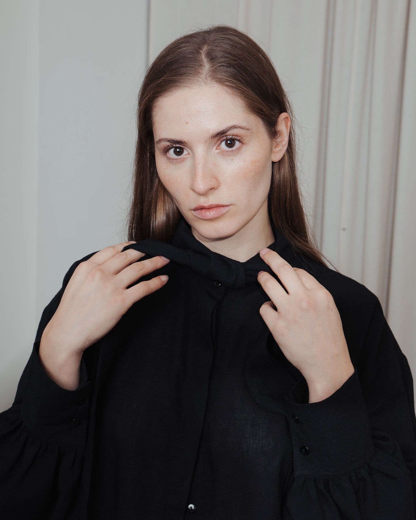 Long Collar Shirt in black
